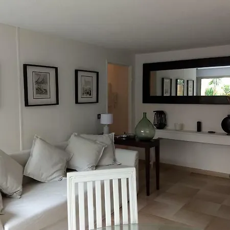 Duplex Close To Town Centre And Beaches *